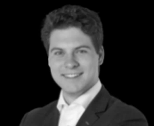 Jorrit van Bennekom 300x500 1 290x435