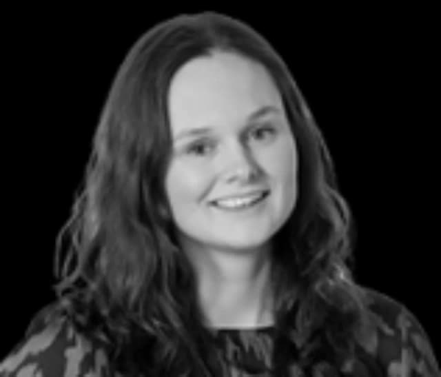 Veroniek Binkhorst 300x500 1 290x424