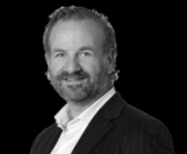 Anton de Nijs 300x500 1 290x424