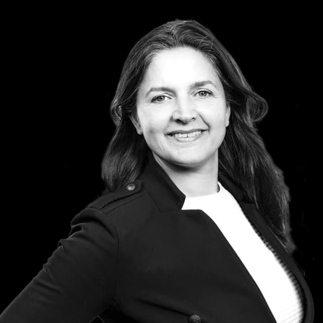 Caroline J 1080 px